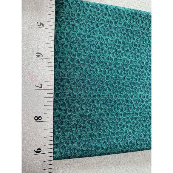 Jinny Beyer For RJR Fashion Fat Quarter 18"x22" Green Scales Cotton Fabric - Picture 2 of 4